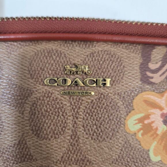 Coach Prairie Signature Sadie Bag Wristlet Double Zip Closure Gold Tone Hardware - Picture 7 of 15
